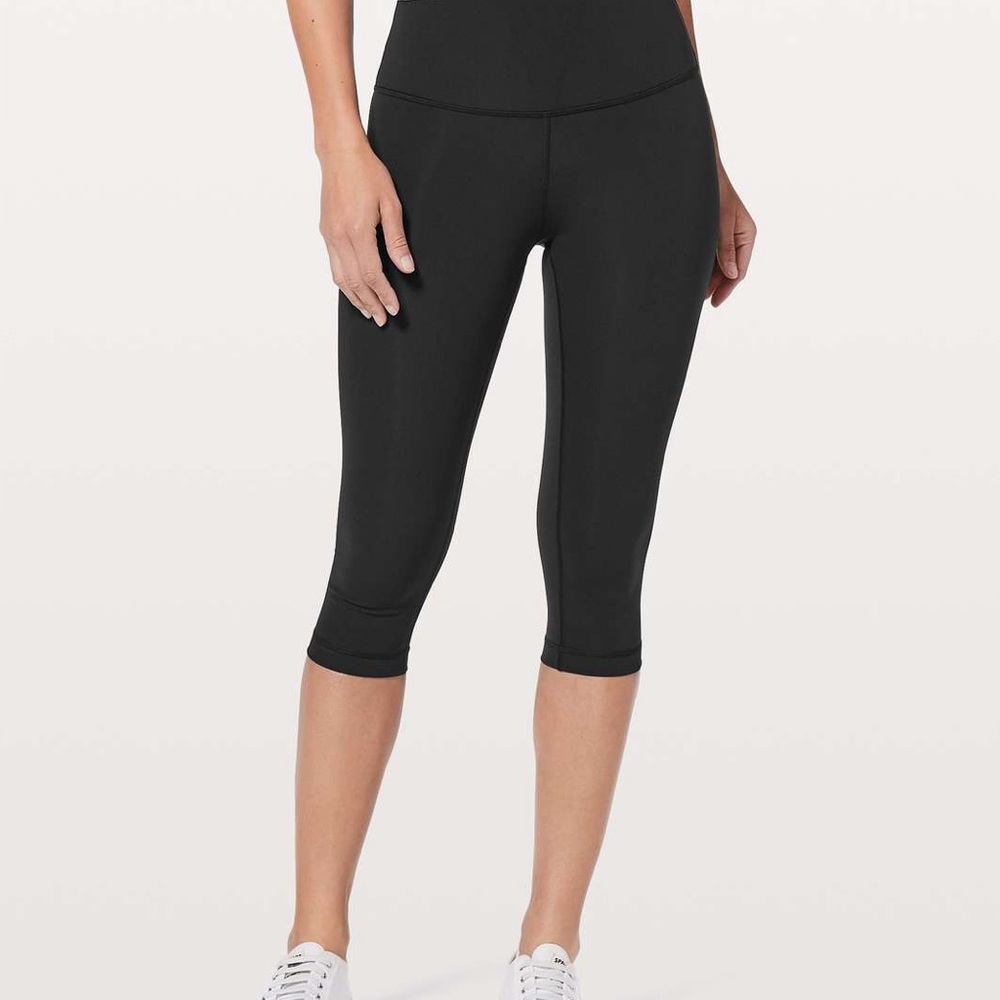 VINTAGE LULULEMON 17 inch high-rise black wunder- under